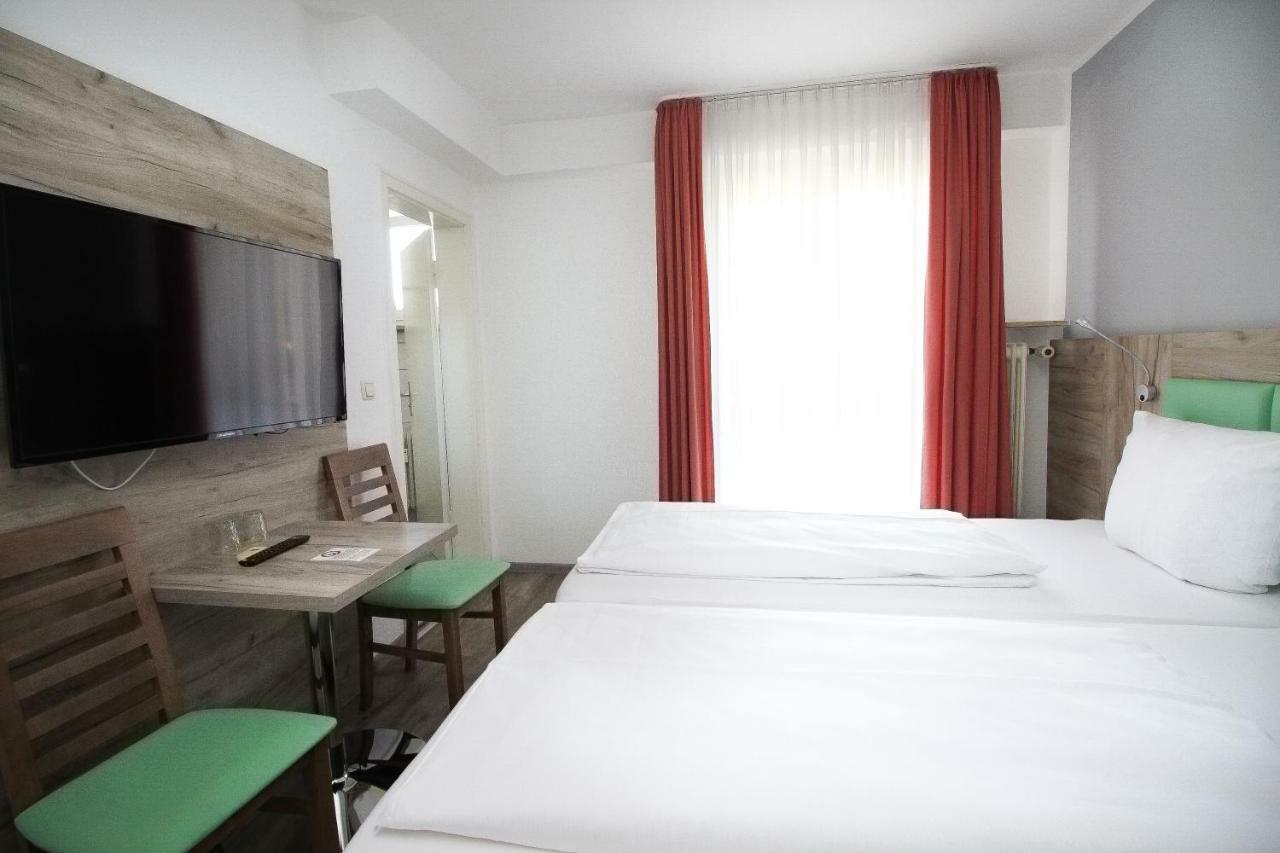 Hotel Pension Koeberl München Buitenkant foto