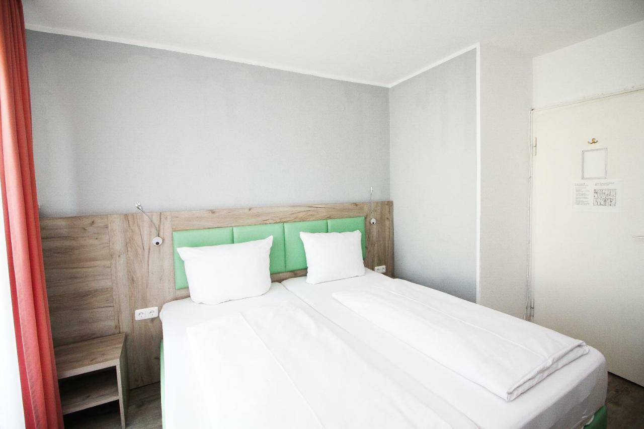 Hotel Pension Koeberl München Buitenkant foto