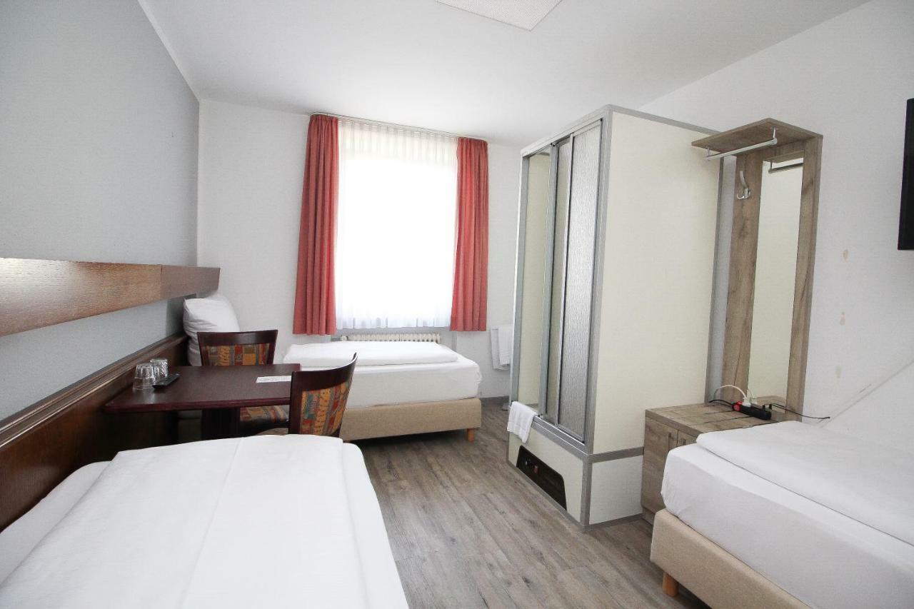 Hotel Pension Koeberl München Buitenkant foto