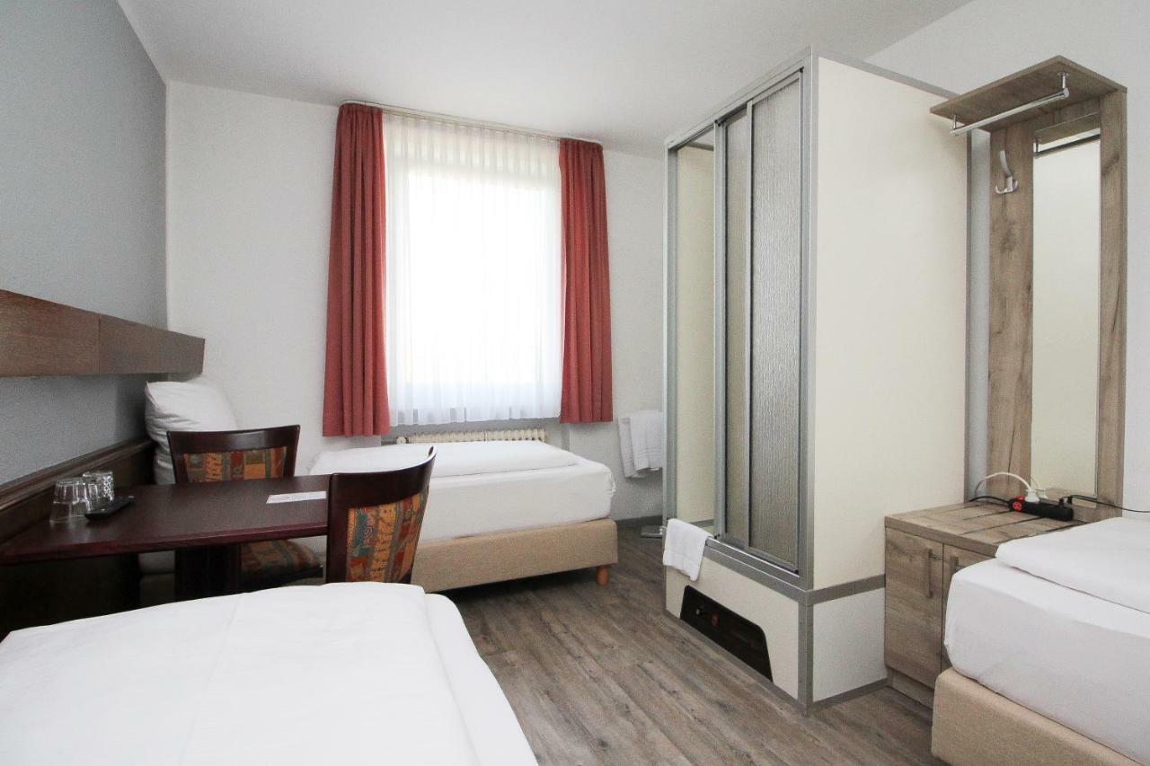 Hotel Pension Koeberl München Buitenkant foto