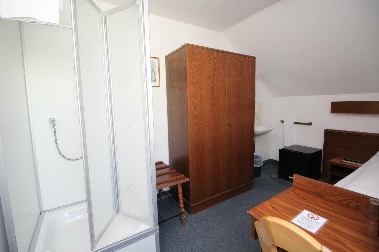 Hotel Pension Koeberl München Buitenkant foto